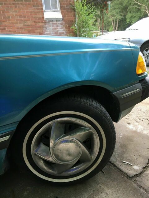 1986 Ford Tempo - photo 9
