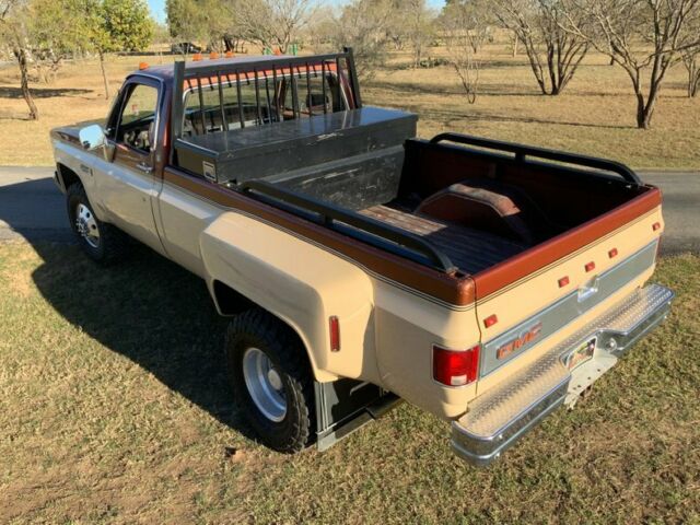 1986 GMC 3500 4x4 Dually, 4-Speed, A/C, New Leather, Gear Vendor - photo 4