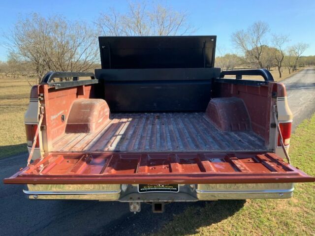 1986 GMC 3500 4x4 Dually, 4-Speed, A/C, New Leather, Gear Vendor - photo 5