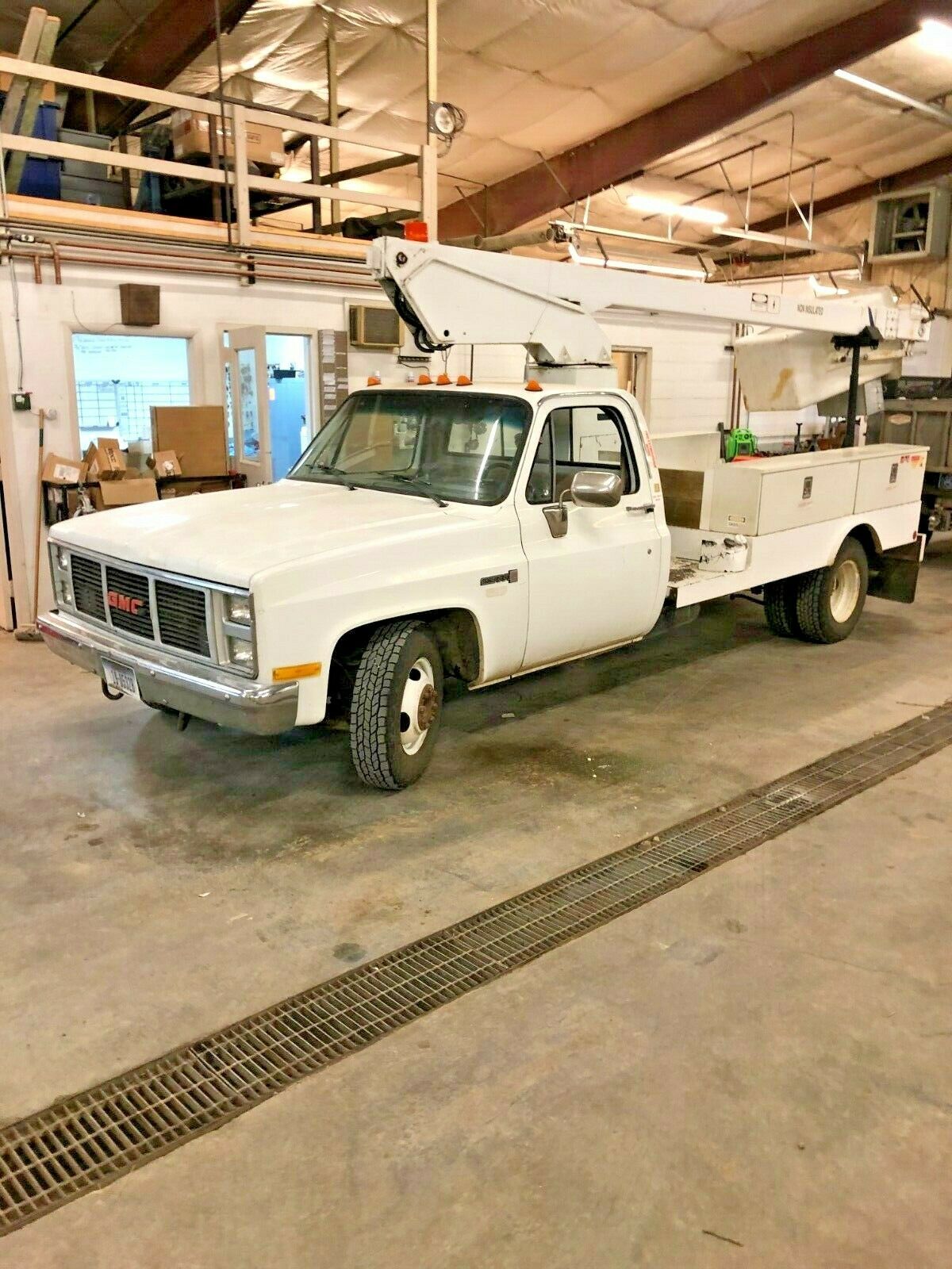 1986 GMC 3500 Bucket Truck - 2WD 1986 GMC Other