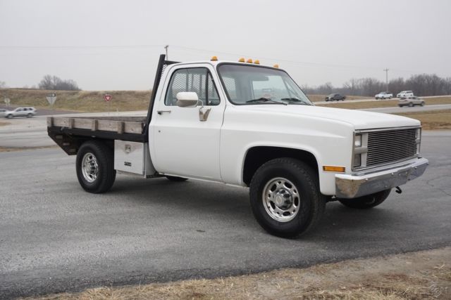 1986 GMC Sierra 3500 1986 Gmc 3500 flatbed low miles 5.7 v8 350 - photo 2