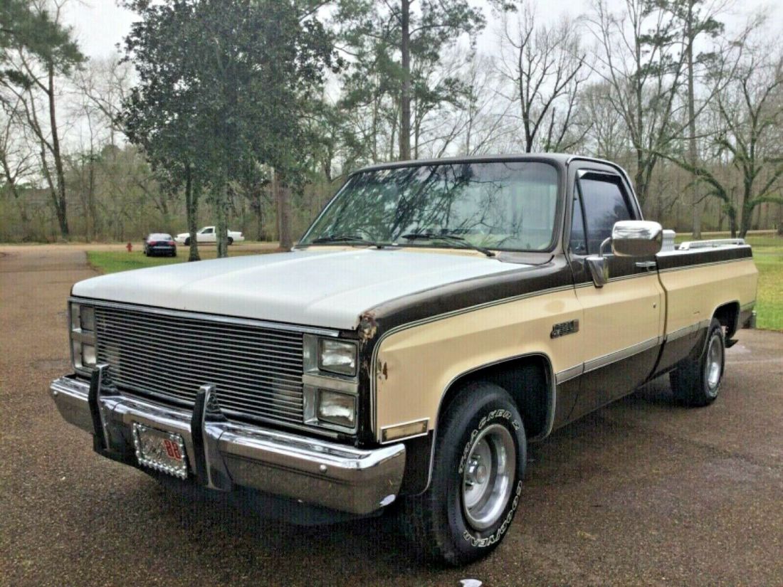 1986 Chevrolet C/K Pickup 1500 Sierra Classic - photo 4