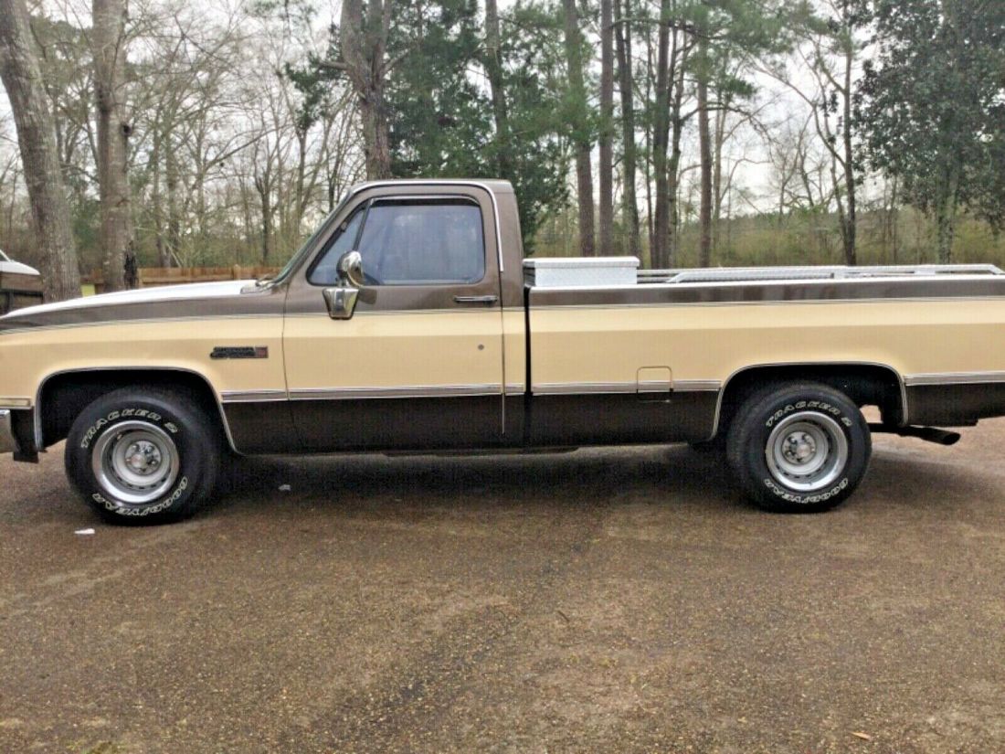 1986 Chevrolet C/K Pickup 1500 Sierra Classic - photo 6