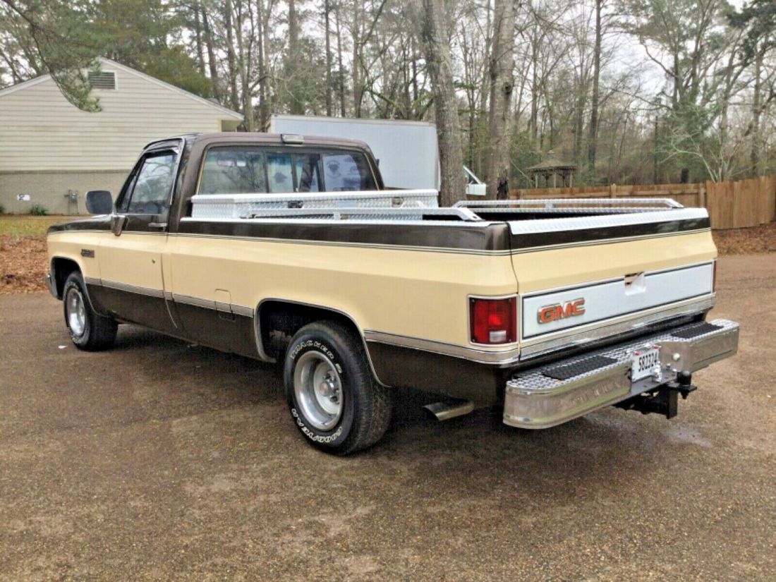 1986 Chevrolet C/K Pickup 1500 Sierra Classic - photo 7