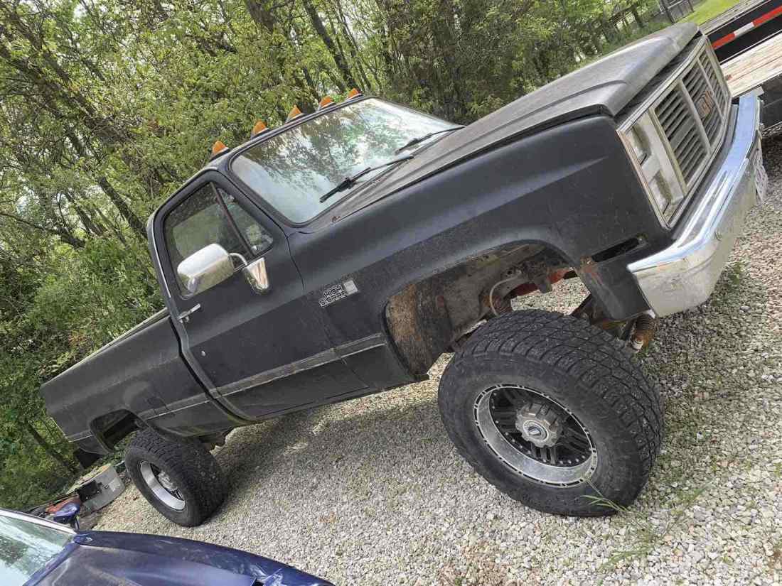 1986 GMC C1500 base model - photo 2