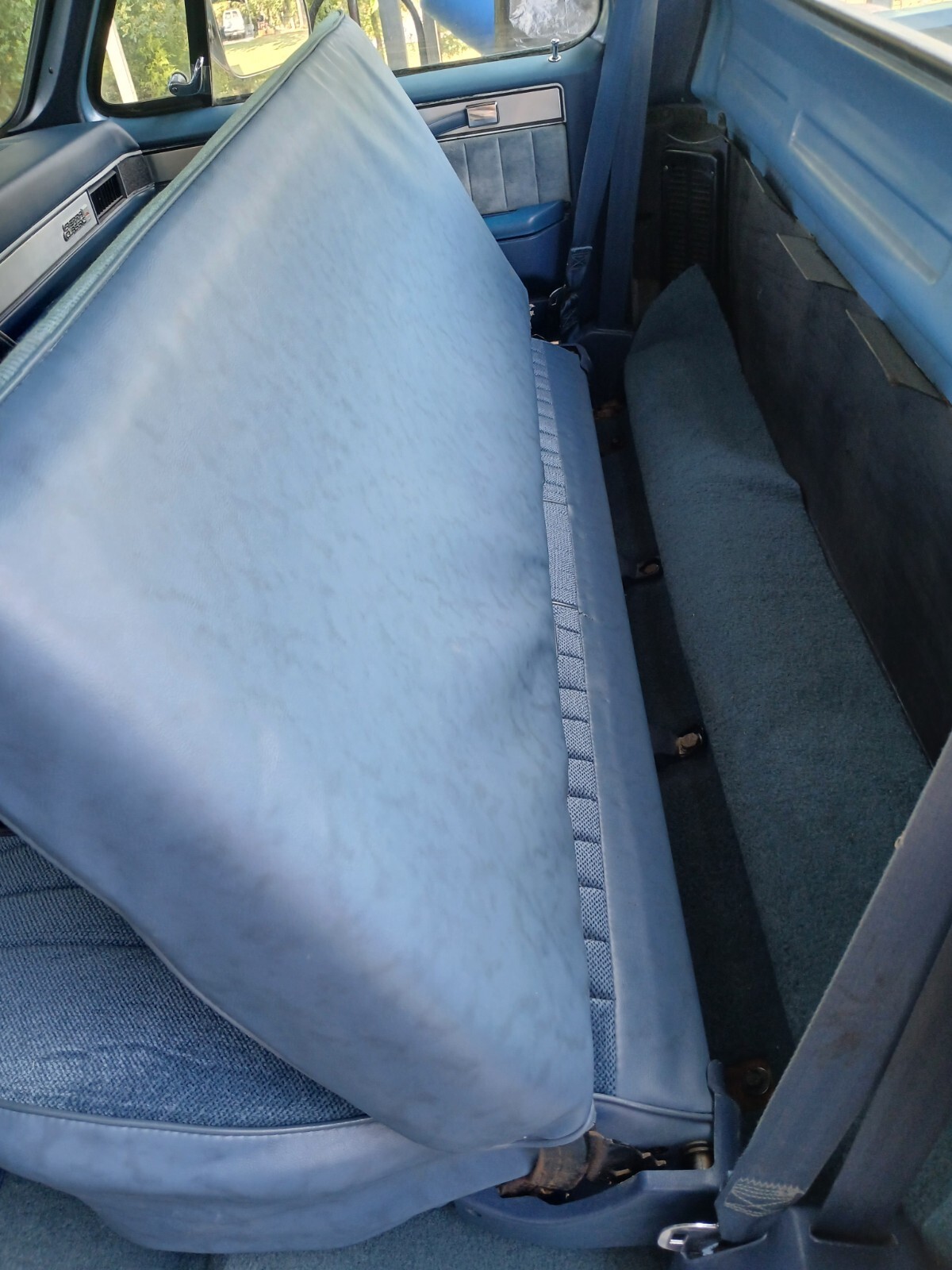 1986 GMC Sierra 1500 Longbed / two tone. white over blue - photo 11