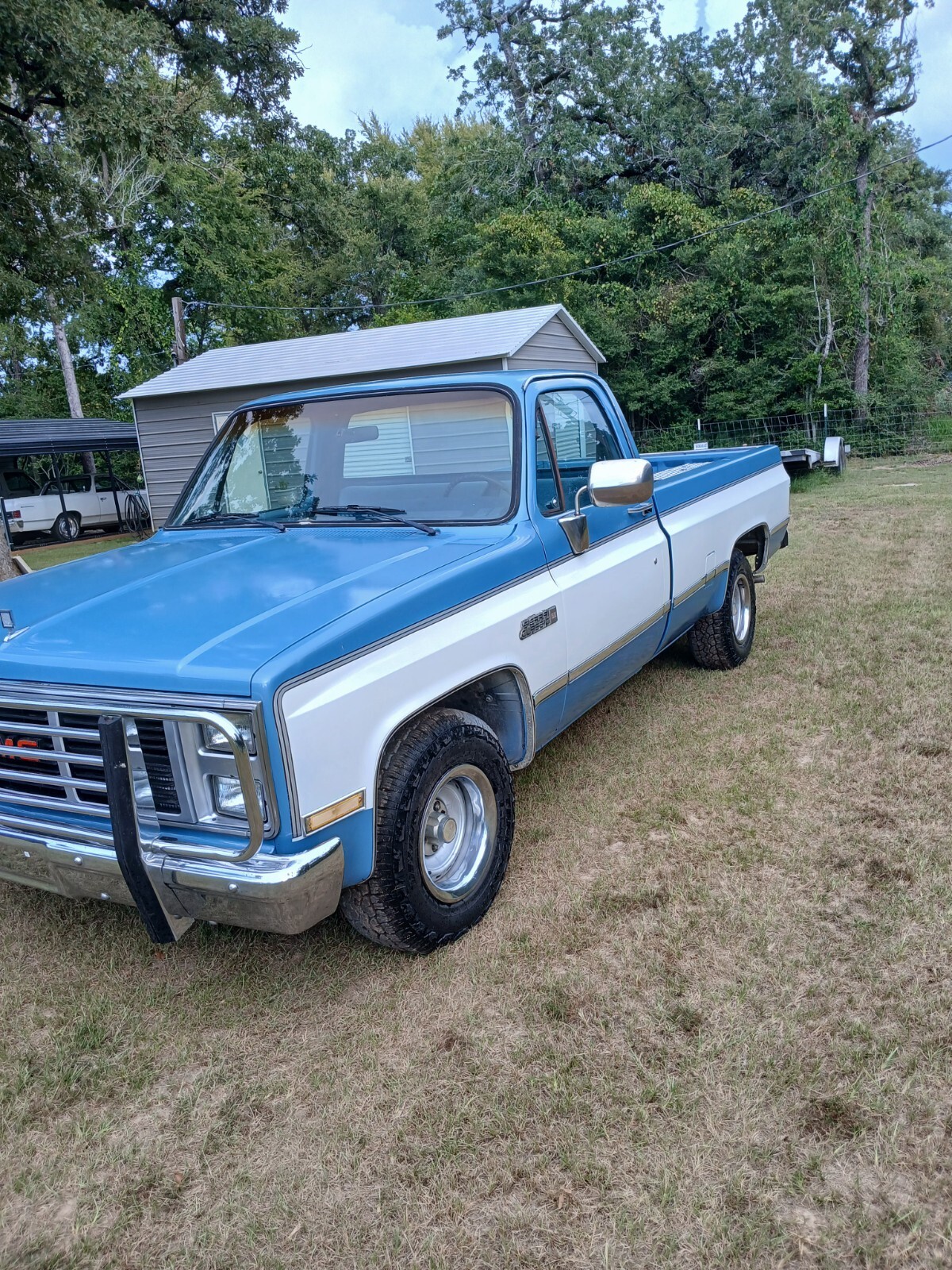 1986 GMC Sierra 1500 Longbed / two tone. white over blue - photo 3