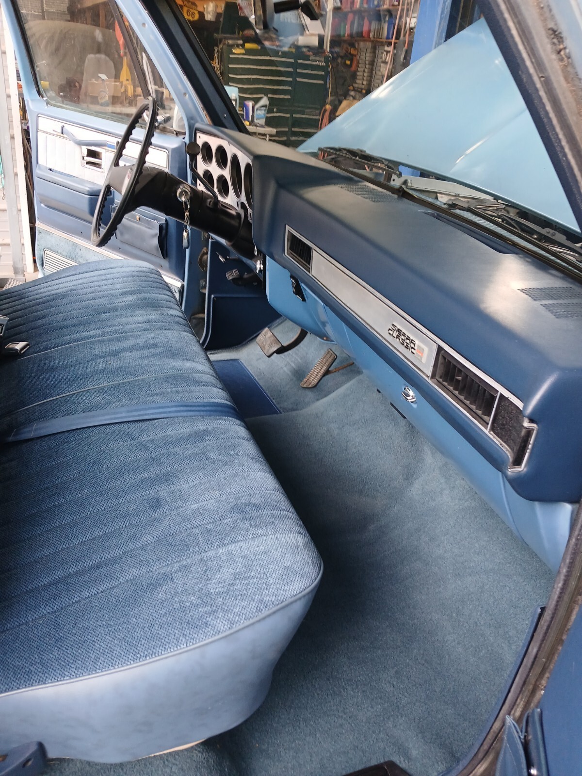 1986 GMC Sierra 1500 Longbed / two tone. white over blue - photo 9