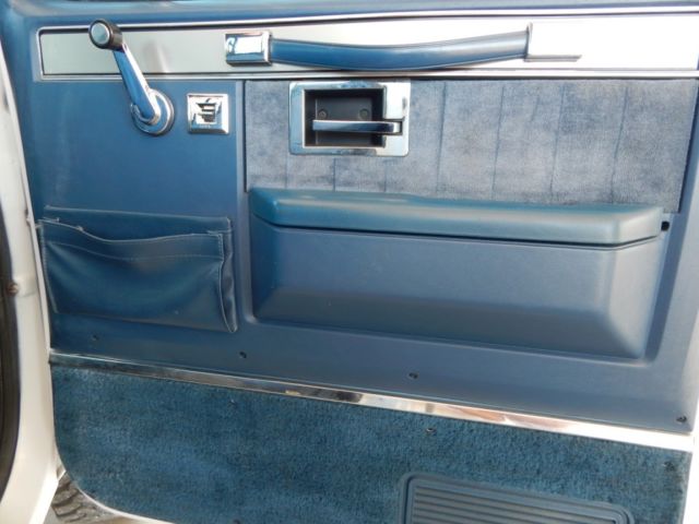 1986 Chevrolet C/K Pickup 2500 Silverado - photo 10