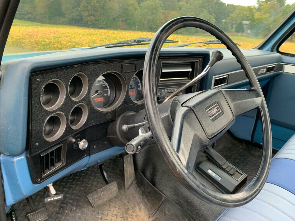 1986 GMC K2500 New Paint New Interior - photo 9