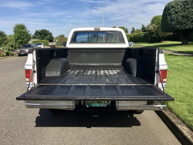 1986 GMC Sierra 2500 4X4 - photo 10