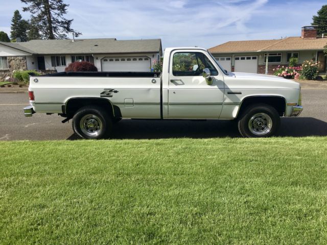 1986 GMC Sierra 2500 4X4 - photo 12