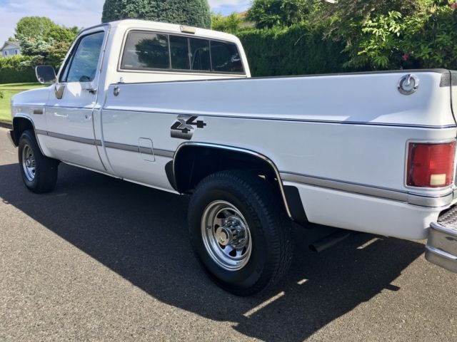 1986 GMC Sierra 2500 4X4 - photo 7