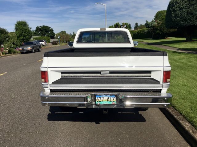 1986 GMC Sierra 2500 4X4 - photo 9