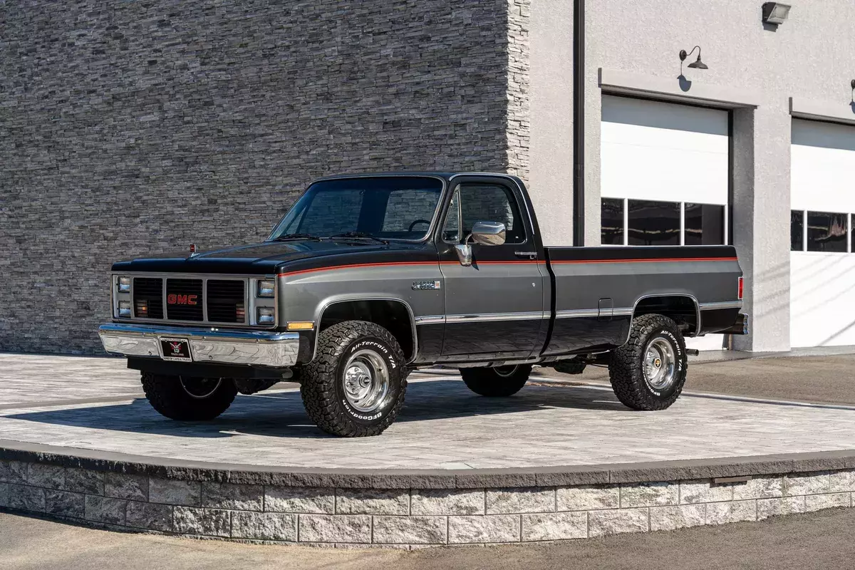 1986 GMC SIERRA CLASSIC 1500 V8 4X4 82K MILES FRAMKE UP RESORATION AMAZING WOW 1986 GMC Sierra 1500