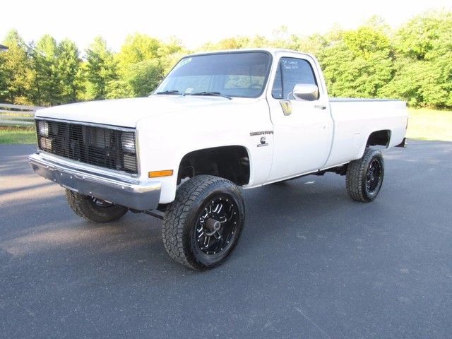 1986 GMC Sierra 1500 Base Standard Cab Pickup 2-Door - photo 9