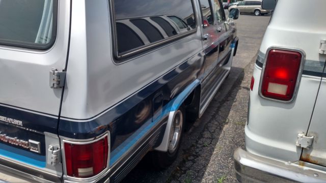 1986 GMC Suburban - photo 6