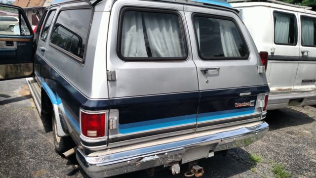 1986 GMC Suburban - photo 8