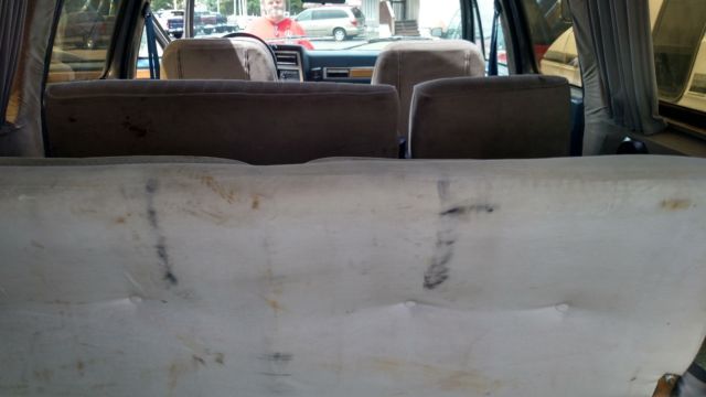 1986 GMC Suburban - photo 9