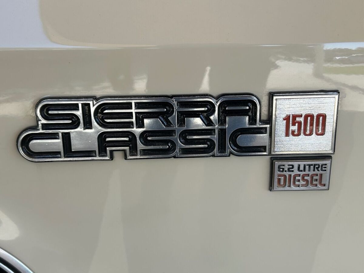 1986 GMC Suburban C1500 4dr SUV - photo 11