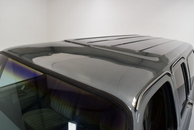 1986 GMC Suburban FRESH PAINT, 350, AUTO, 20" RIDDLER WHEELS, AC, NE - photo 10