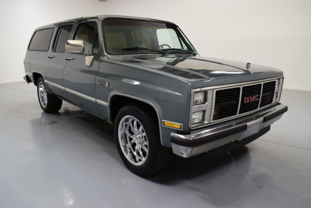 1986 GMC Suburban FRESH PAINT, 350, AUTO, 20" RIDDLER WHEELS, AC, NE - photo 2