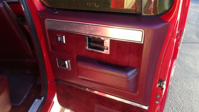 1986 GMC Suburban Sierra Classic - photo 10
