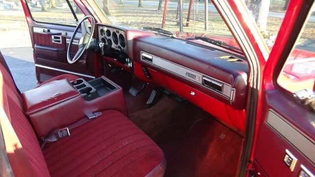 1986 GMC Suburban Sierra Classic - photo 9