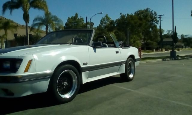 1986 Ford Mustang Convertible - photo 11