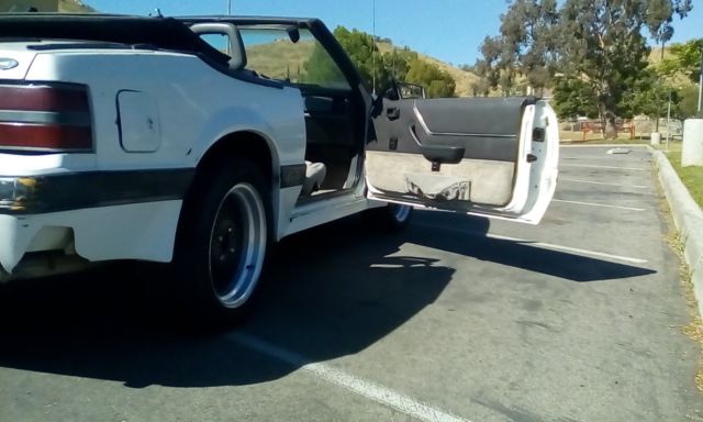 1986 Ford Mustang Convertible - photo 12