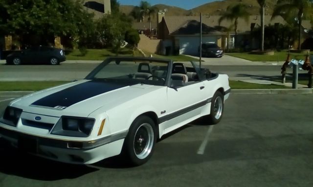 1986 Ford Mustang Convertible - photo 2