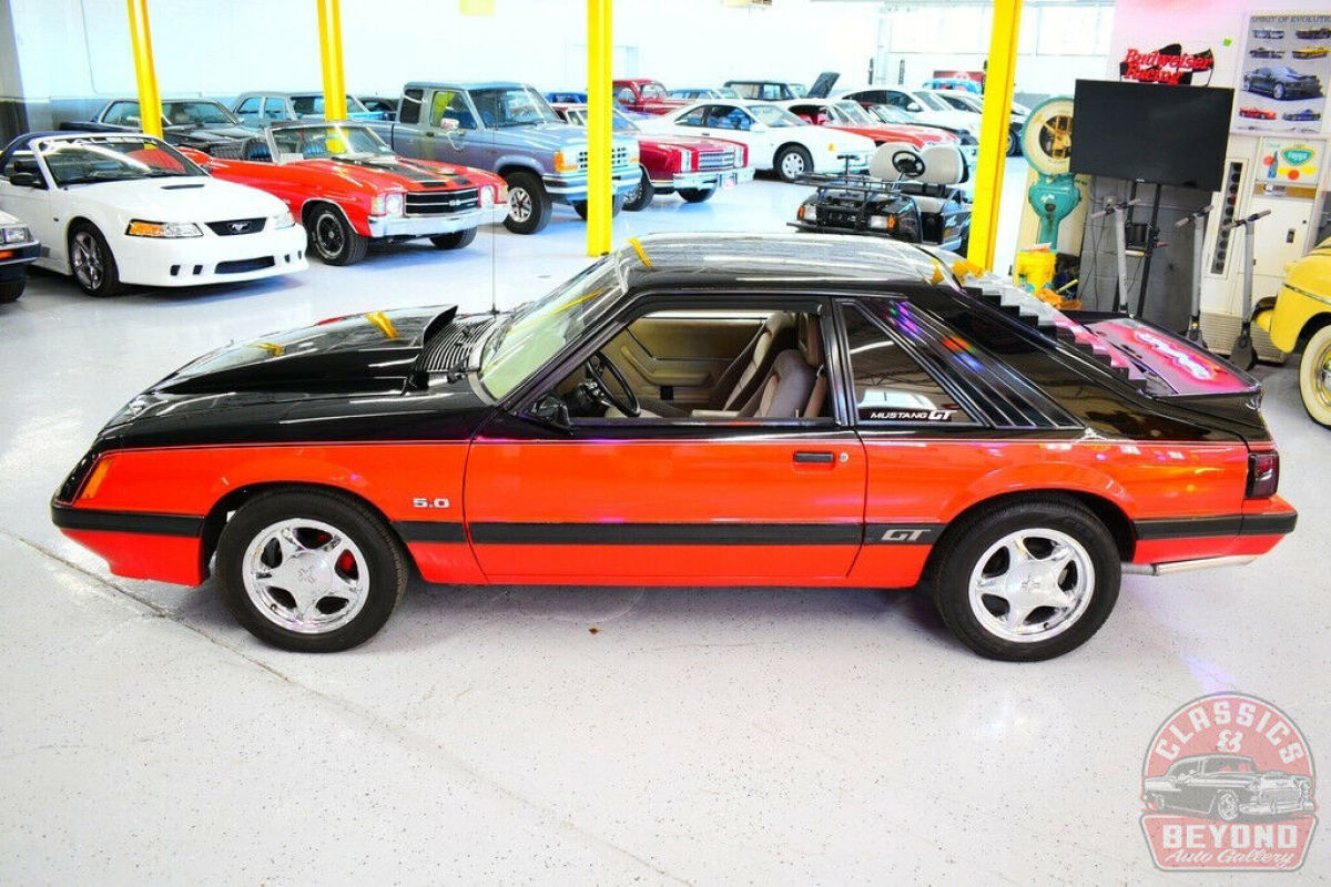 1986 Ford Mustang GT - photo 12