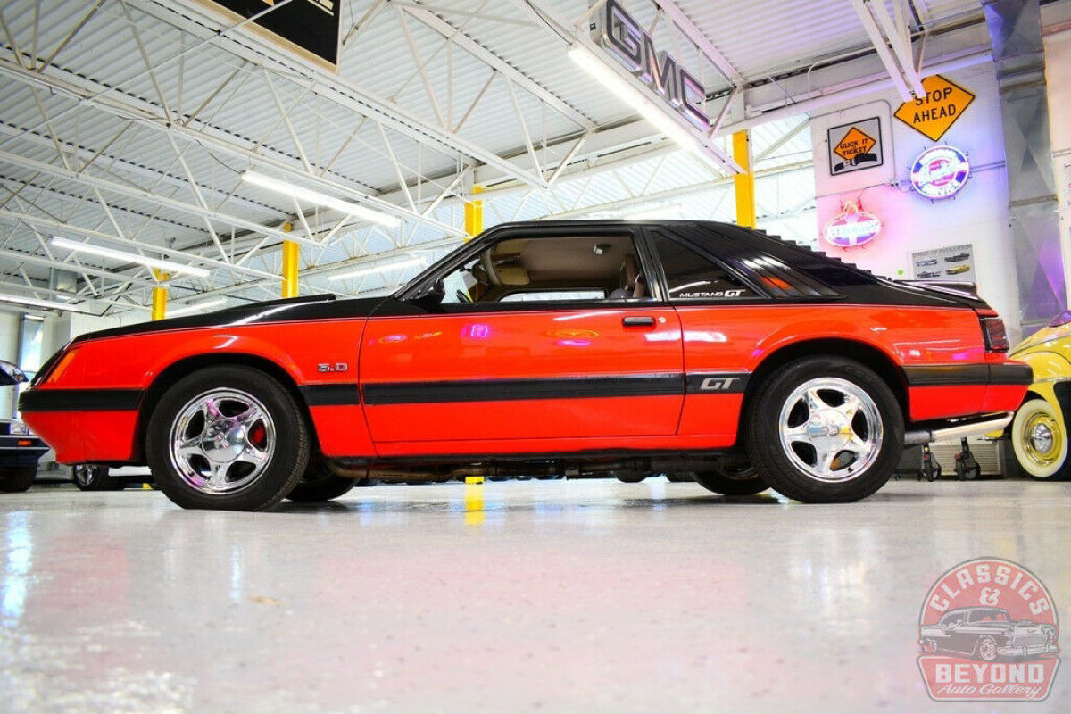 1986 Ford Mustang GT - photo 13
