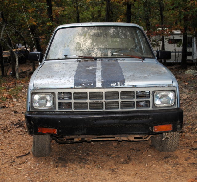 1986 Isuzu PuP Pickup Truck Base Standard Cab Pickup 2-Door - photo 2