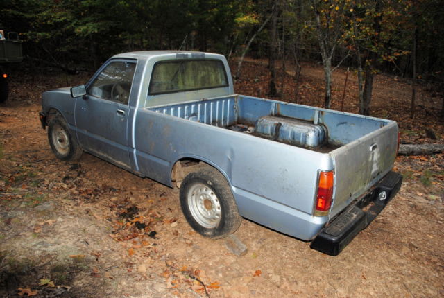 1986 Isuzu PuP Pickup Truck Base Standard Cab Pickup 2-Door - photo 6