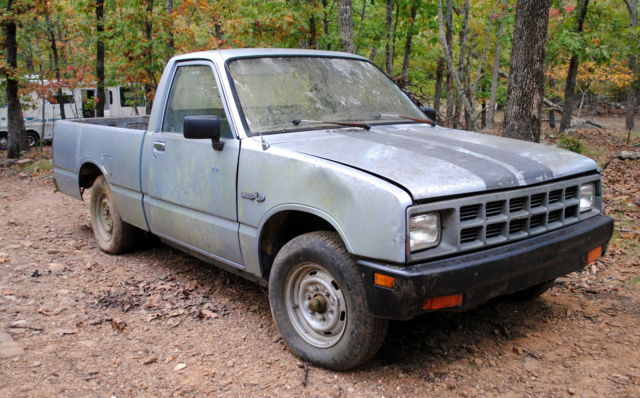 1986 Isuzu PuP Pickup Truck Base Standard Cab Pickup 2-Door - photo 3