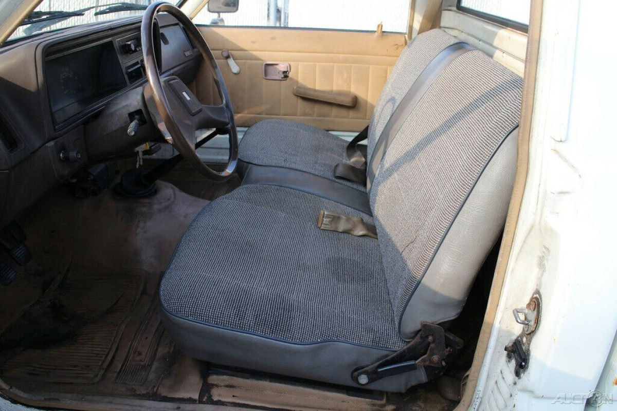 1986 Isuzu Pickup - photo 11