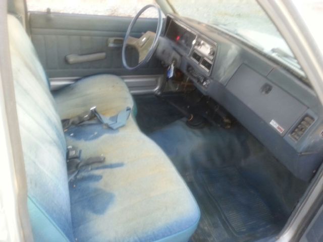 1986 Isuzu Other Base Standard Cab Pickup 2-Door - photo 8