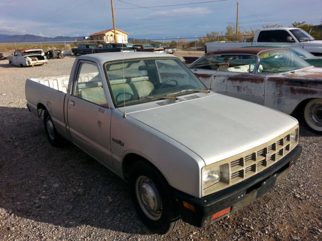 1986 Isuzu PuP Pickup DIESEL 139 K ORIGINAL DECALS WOW ESTATE DESERT DRY A/C 1986 Isuzu PuP Pickup Truck Base Standard Cab Pickup 2-Door
