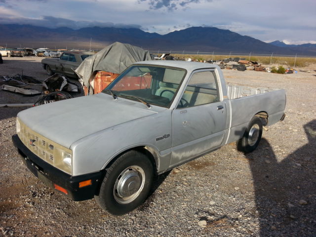 1986 Isuzu PuP Pickup Truck Base Standard Cab Pickup 2-Door - photo 2
