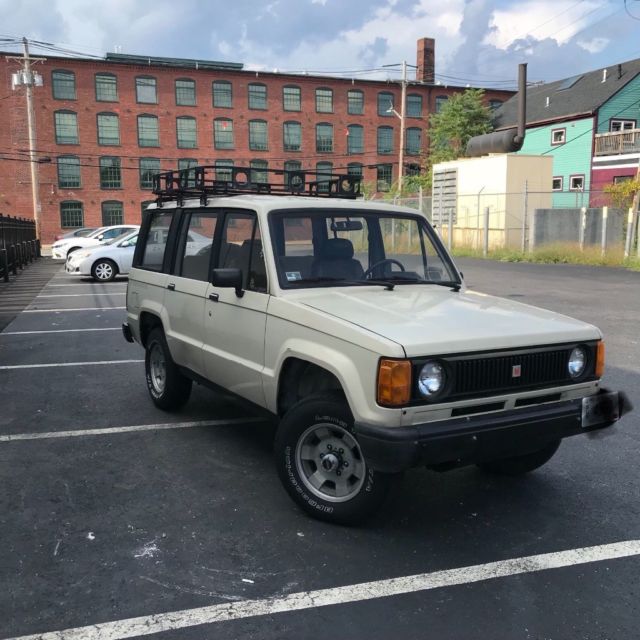 1986 Isuzu trooper diesel 5 speed no rust daily driver 1986 Isuzu Trooper