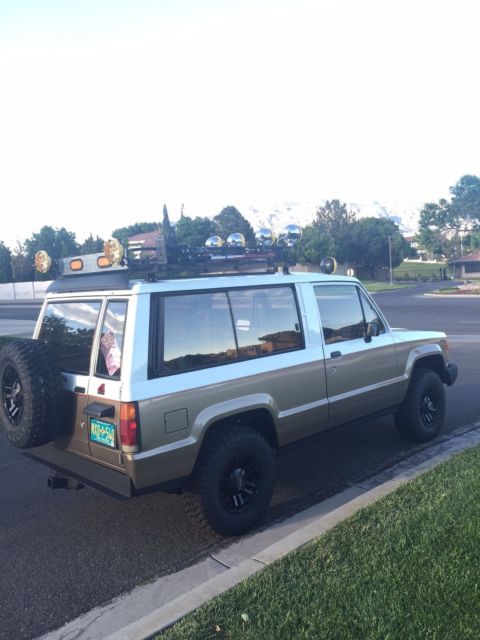 1986 Isuzu Trooper II LE 4X4 5speed, 4Cyl. 2 Door. 2.2 engine(free delivery,see* 1986 Isuzu Trooper LE 4x4