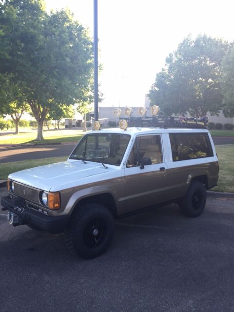 1986 Isuzu Trooper LE 4x4 - photo 2
