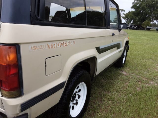 1986 Isuzu Trooper TURBO DIESEL 4 CYLINDER 4X4 MANUAL 5 SPEED 4WD - photo 6