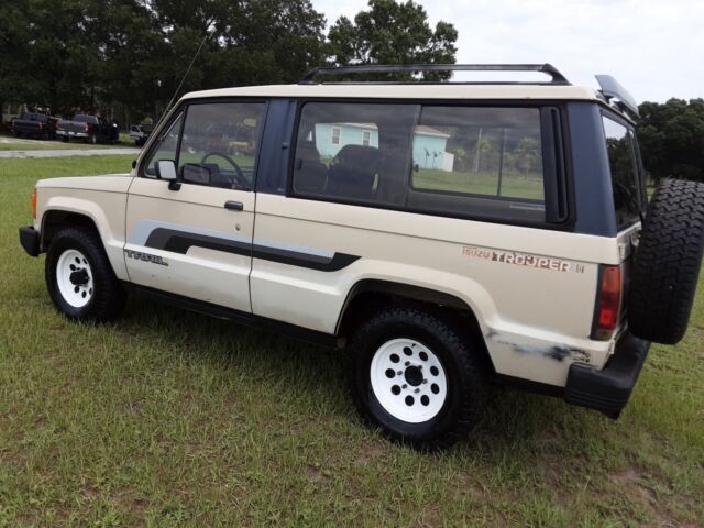 1986 Isuzu Trooper TURBO DIESEL 4 CYLINDER 4X4 MANUAL 5 SPEED 4WD - photo 9