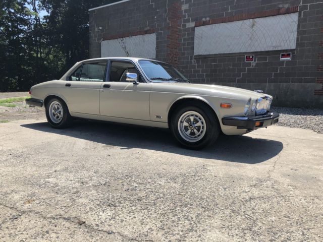 1986 Jaguar XJ6 6 - photo 10