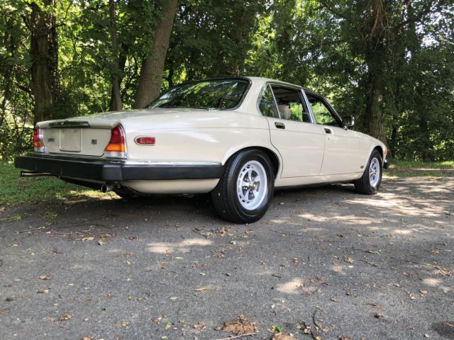 1986 Jaguar XJ6 6 - photo 11