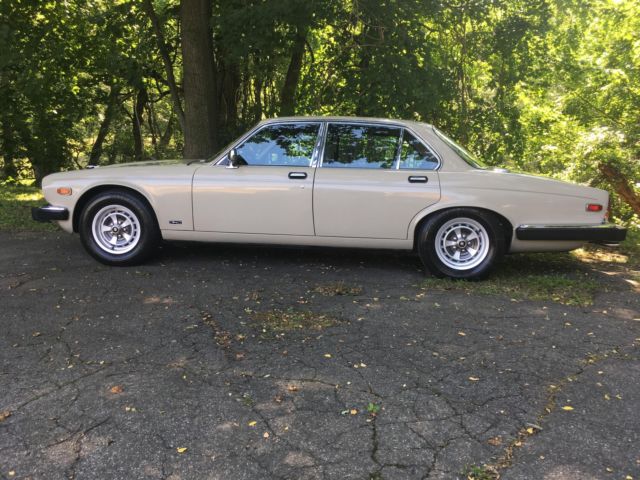 1986 Jaguar XJ6 6 - photo 5