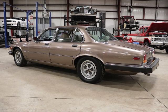 1986 Jaguar XJ6 -- - photo 3