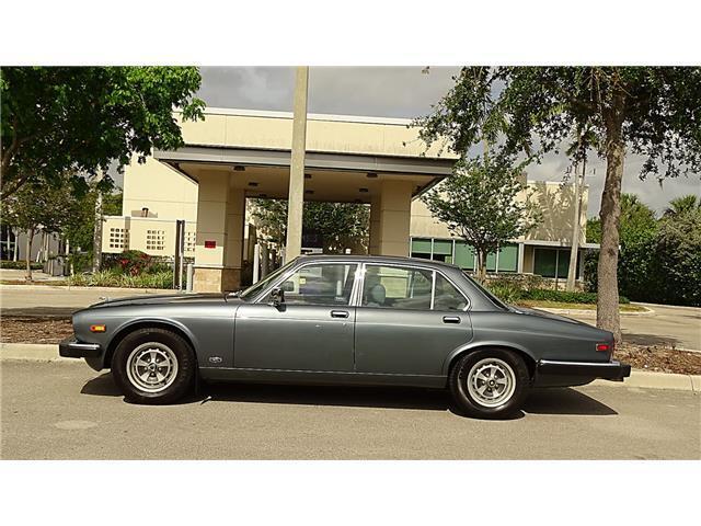 1986 Jaguar XJ6 FACTORY LEATHER - photo 3